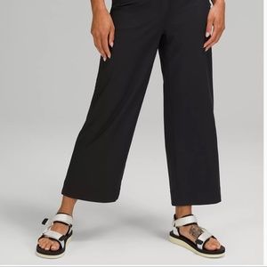 Cropped City Sleek 5 Pocket High-Rise Wide-Leg Pant Light Utilitech